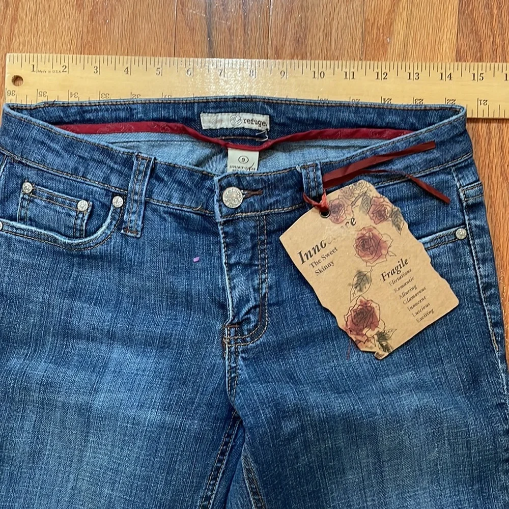 Refuge  Blue Jeans NWT Style The Sweet Skinny Size 9 98% cotton 2% spandex - Picture 6 of 13